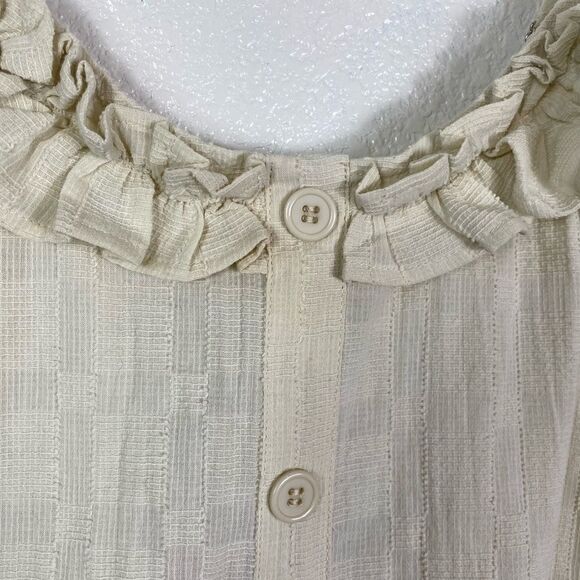 Kori America Ivory Textured Ruffled Button Accent Tank Top - Picture 3 of 5
